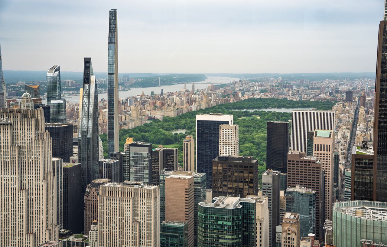 High-angle view of Midtown Manhattan with Central Park and skyscrapers in New York City.